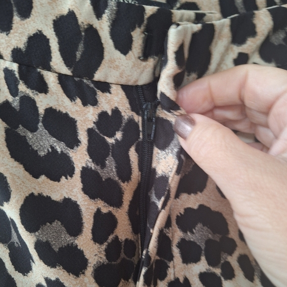 Zara Basic Mini Flare Leopard Pants. Stretchy. Womens size S - Picture 3 of 8